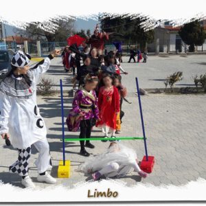 αποκριάτικο παιδικό παιχνίδι με Limbo dance