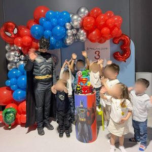 BATMAN ΣΕ ΠΑΡΤΥ ΓΕΝΕΘΛΙΩΝ